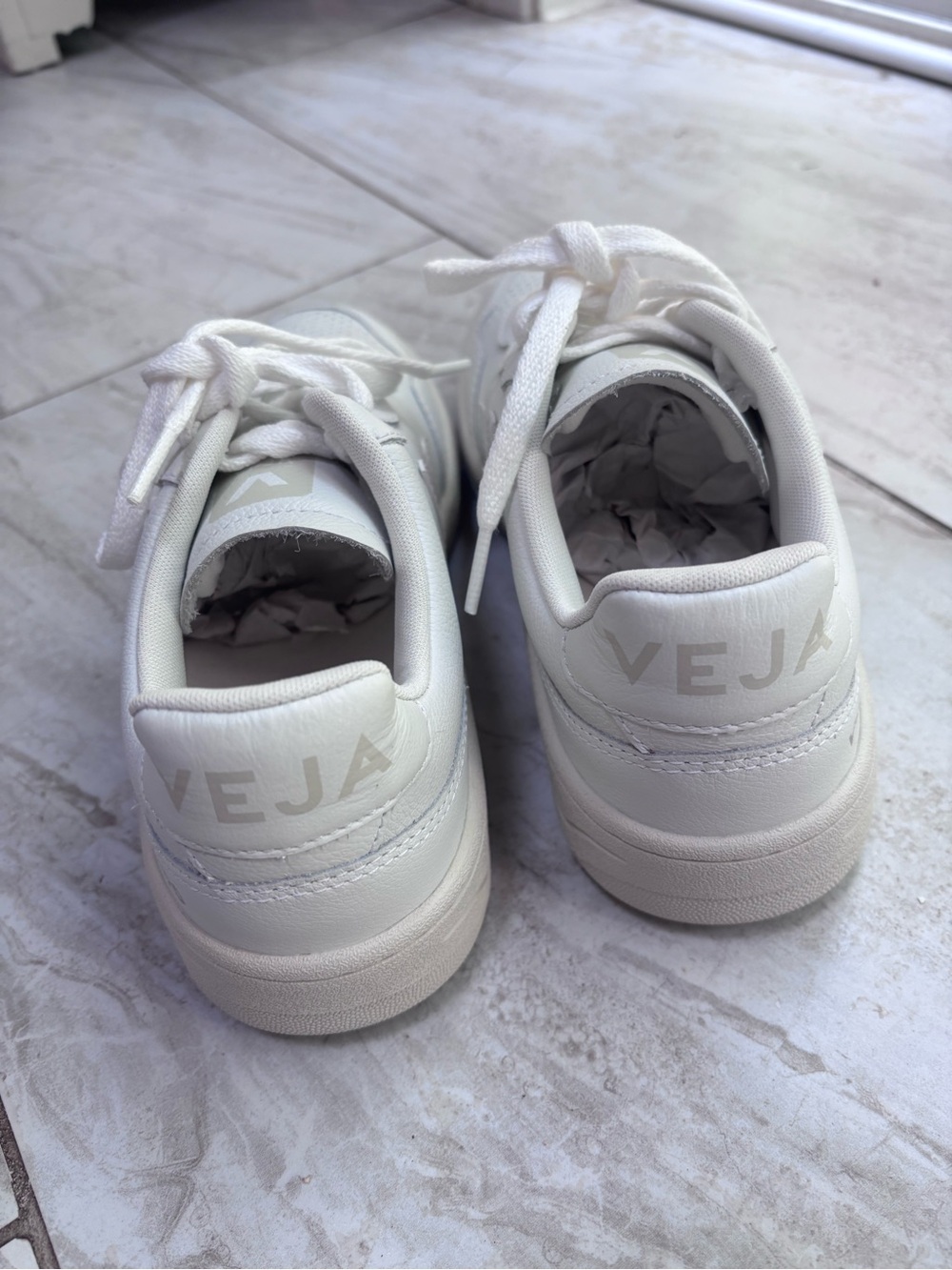 Veja White Leather Sneakers for Women - Picture 5 of 5